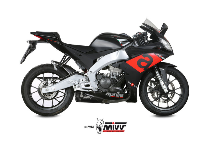 MIVV Delta Race Muffler Black Stainless Steel/Carbon End Cap A.011.LDRB monterad på sportig Aprilia-motorcykel, visad från sidan.