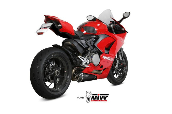 Bakre vinkel av Ducati Panigale V2 med MIVV Delta Race Slip-On Muffler Black Stainless Steel D.046.LDRB installerad, sportig design.