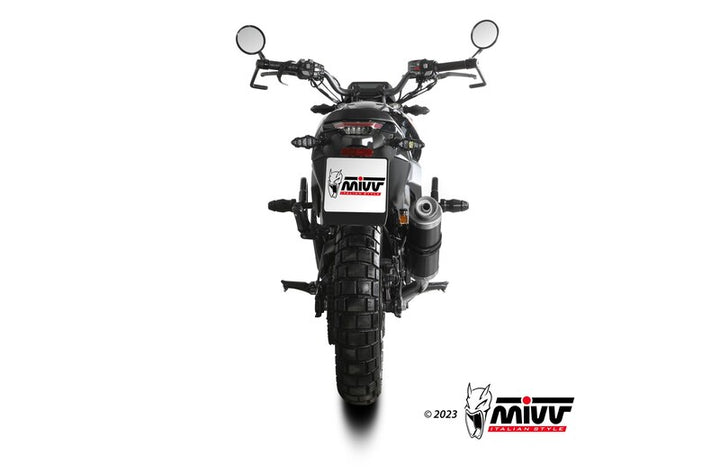 MIVV Delta Race Full Exhaust System Z.003.LXB installerat på motorcykel, sedd bakifrån. Idealisk för fordonstillbehör och prestandauppgraderingar.