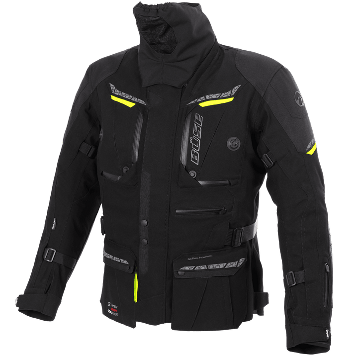 Buse MC-jacka Storm i svart laminerat textilmaterial med justerbara remmar och gula reflexdetaljer fram. Idealisk för alla väder.