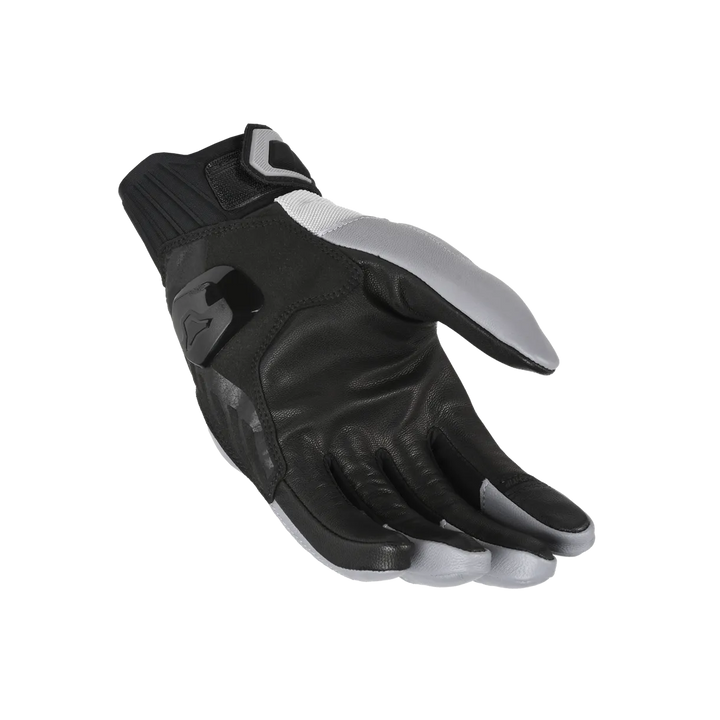 Macna Mc-Handskar Octavus Grå med slitstarkt material och förstärkt grepp för säkerhet och komfort. Perfekta för motorcykelkörning.